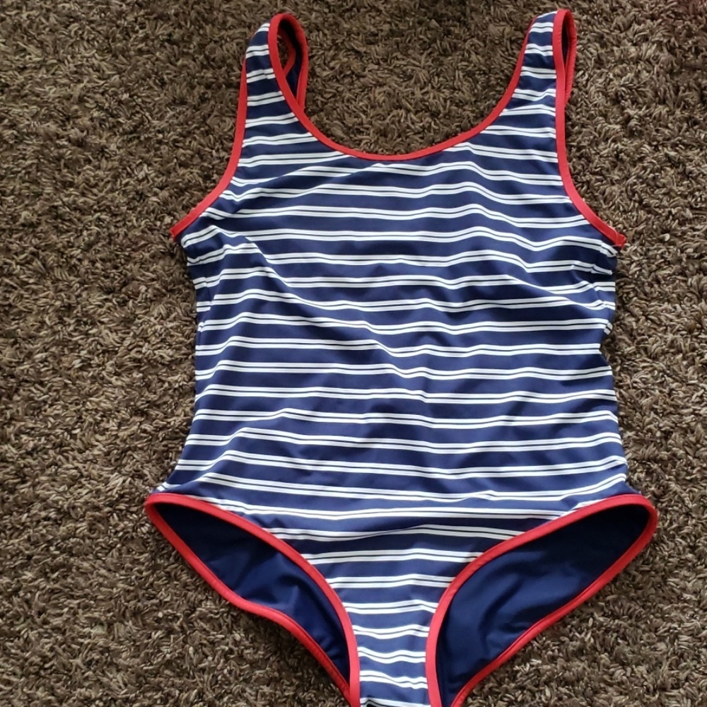 NWT Vineyard Vines bathing suit size M
